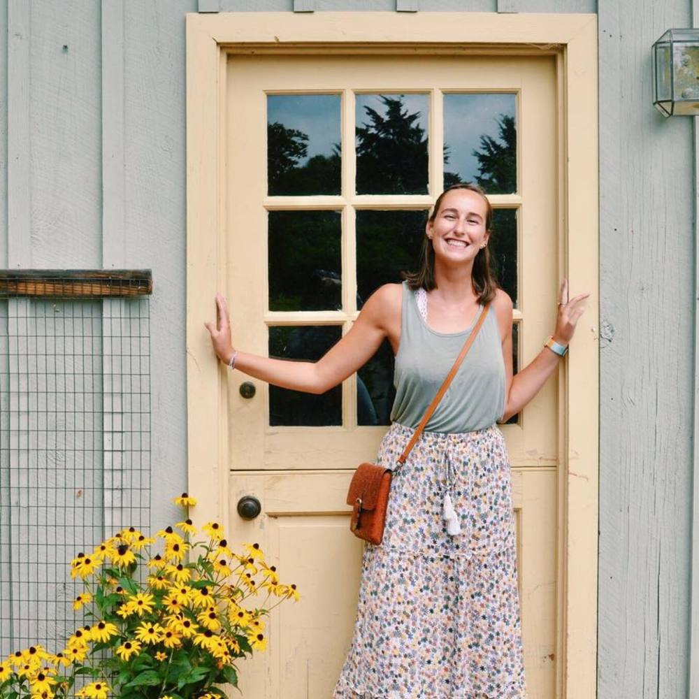 Meet your Posher, Caitlin
